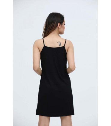 Robe bretelle dentelle